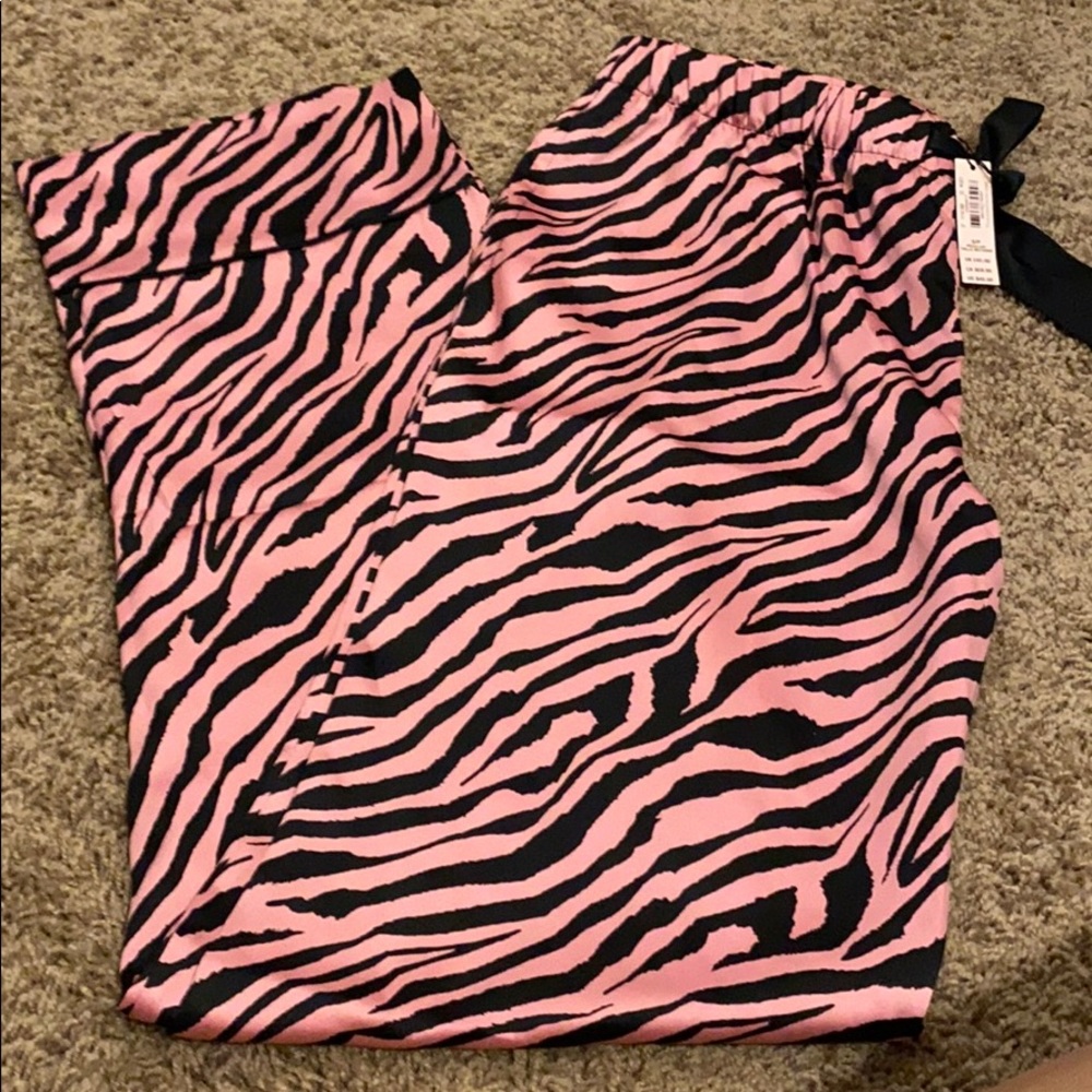 🆚Rose Luster Zebra PJ pants - Picture 5 of 7